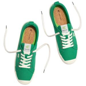 Cariuma Green Sneakers
